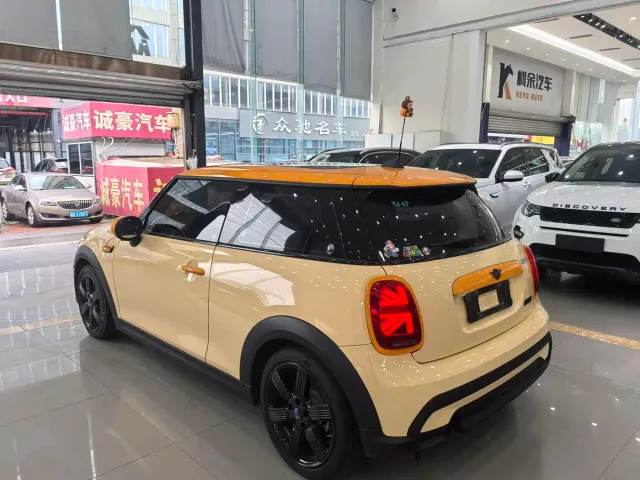 MINI Hatch — Фото автомобиля 2