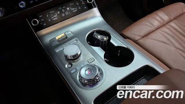 Genesis GV70 — Фото автомобиля 9