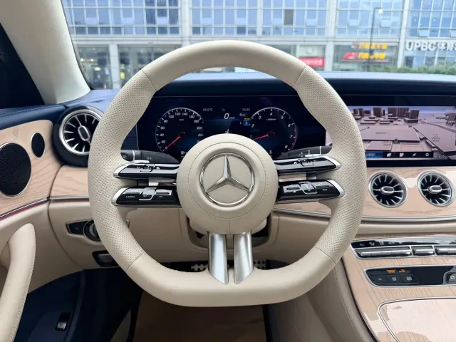 Mercedes-Benz E-Class — Фото автомобиля 17