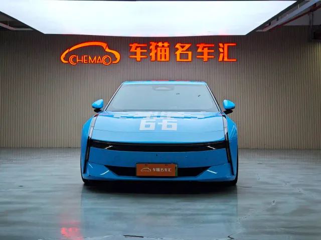 Xpeng P7 — Фото автомобиля 2