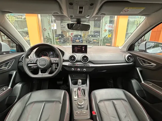 Audi Q2L — Фото автомобиля 15