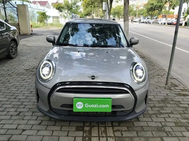 MINI Hatch — Фото автомобиля 2
