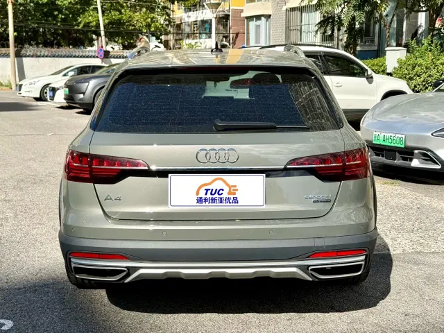Audi A4 — Фото автомобиля 4