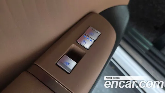 Hyundai Grandeur Grandeur (GN7) 3.5 Бензин 2WD — Фото автомобиля 27