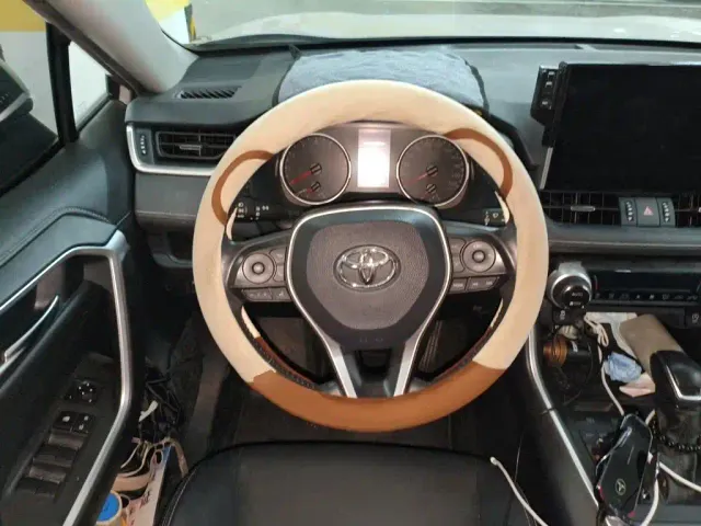Toyota Wildlander — Фото автомобиля 11