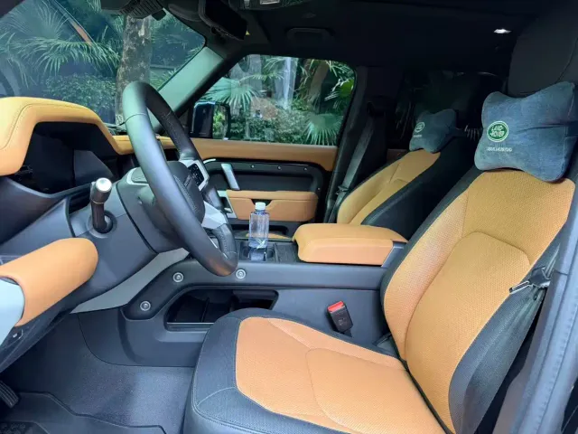 Land Rover Defender — Фото автомобиля 11
