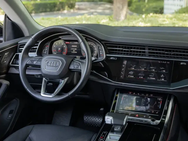 Audi Q8 — Фото автомобиля 14