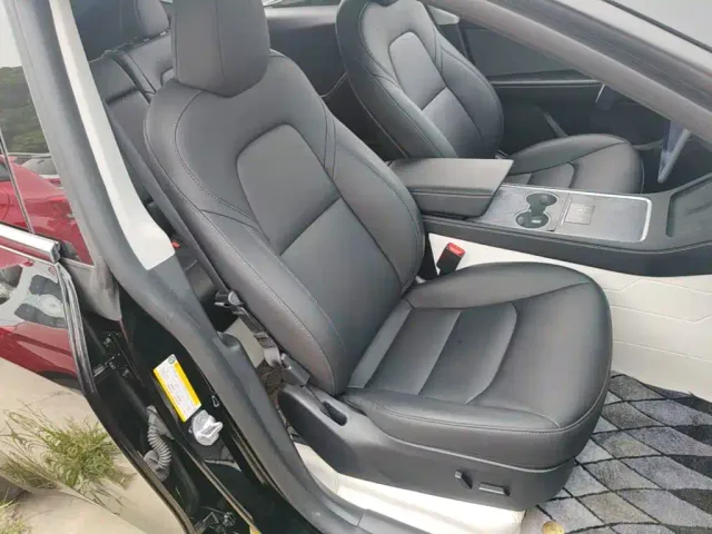 Tesla Model Y — Фото автомобиля 24