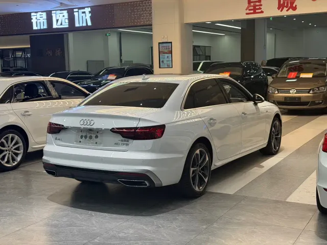 Audi A4L — Фото автомобиля 5