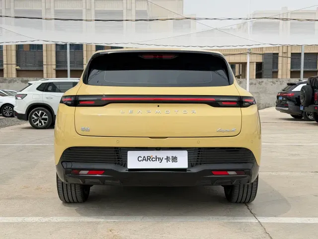 Leapmotor Lafa 5 — Фото автомобиля 5