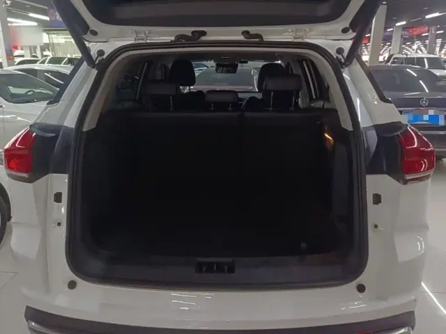 Geely Boyue — Фото автомобиля 18