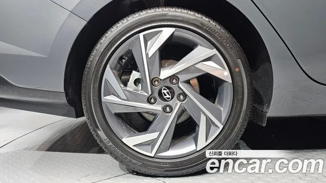 Hyundai Avante — Фото автомобиля 5