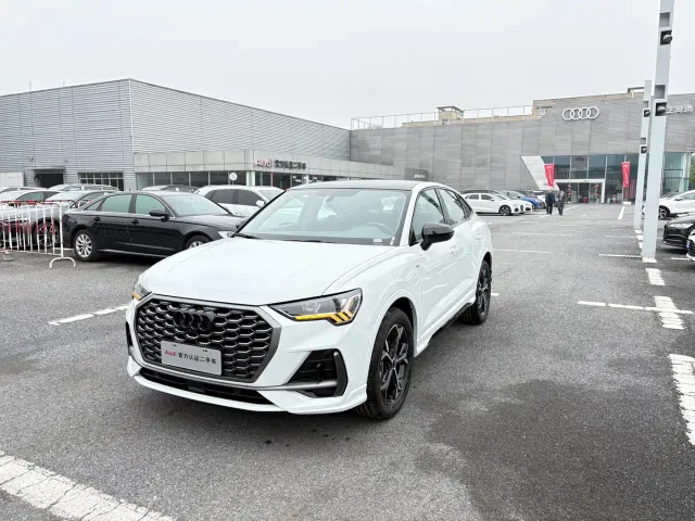 Фотография автомобиля — Audi Q3 Sportback