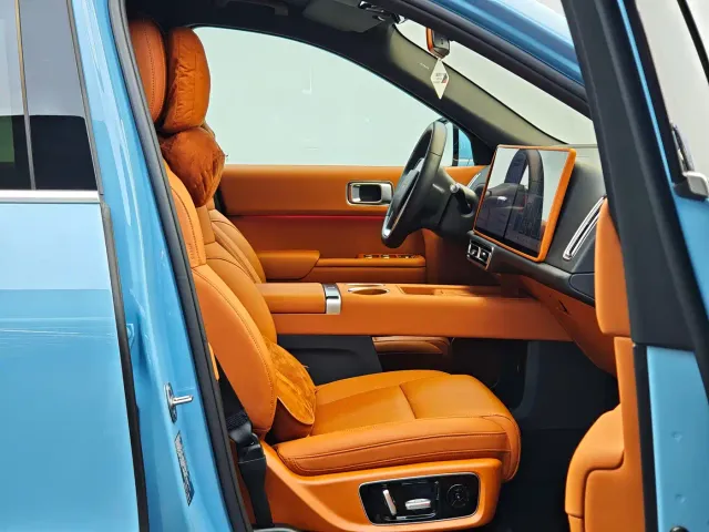 Li Auto L8 — Фото автомобиля 12