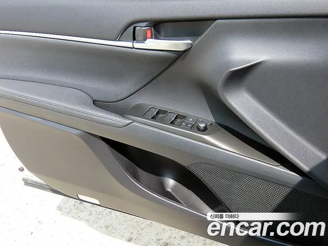 Toyota Camry XV70 — Фото автомобиля 11