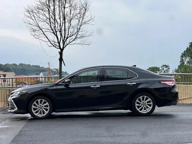 Toyota Camry — Фото автомобиля 5