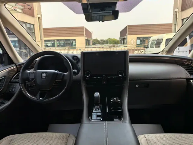 Toyota Vellfire — Фото автомобиля 10