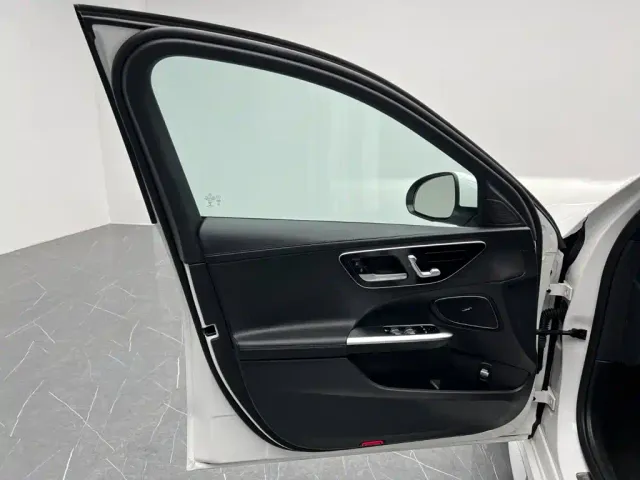 Mercedes-Benz C-Class — Фото автомобиля 12