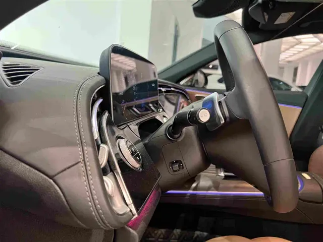 Mercedes-Benz E-Class — Фото автомобиля 7
