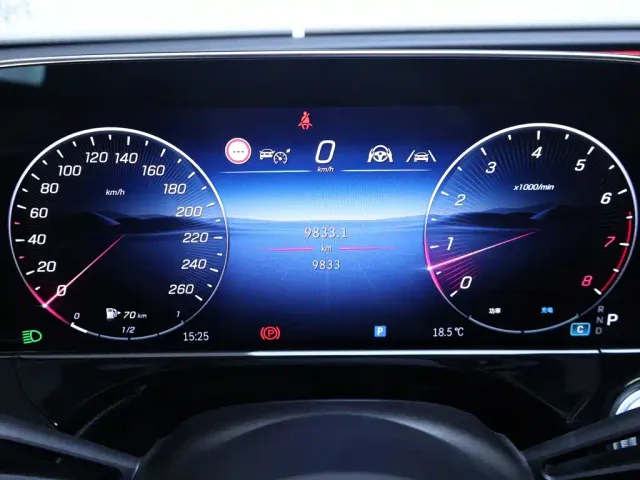 Mercedes-Benz E-Class — Фото автомобиля 15