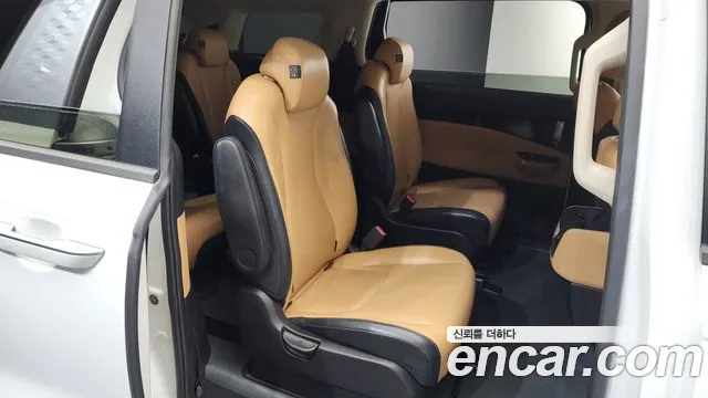 Kia Canival Carnival 4 поколение Дизель 9 мест Prestige — Фото автомобиля 12