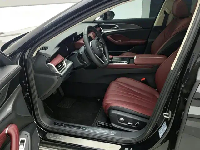 Hongqi H5 — Фото автомобиля 9