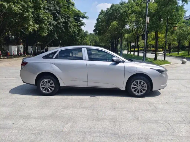 Geely Geometry A — Фото автомобиля 4