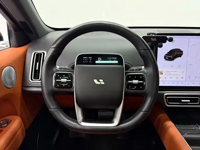 Li Auto L6 — Фото автомобиля 5