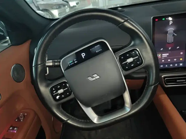Li Auto Li Auto L7 2023 Max — Фото автомобиля 10