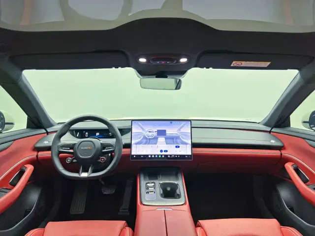 Xiaomi SU7 — Фото автомобиля 24