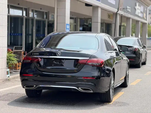 Mercedes-Benz E-Class — Фото автомобиля 14