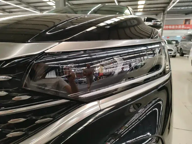 Volkswagen Passat — Фото автомобиля 4