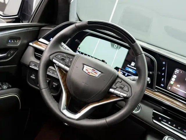 Cadillac Escalade — Фото автомобиля 21