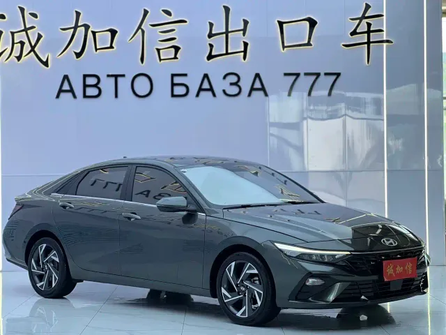 Hyundai Elantra — Фото автомобиля 3