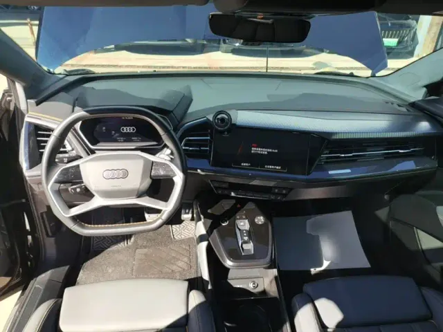 Audi Q4 e-tron — Фото автомобиля 9