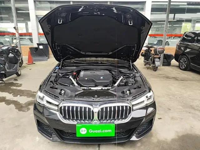 BMW 5 Series — Фото автомобиля 19