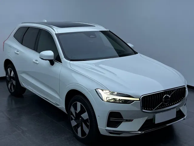 Volvo XC60 — Фото автомобиля 3