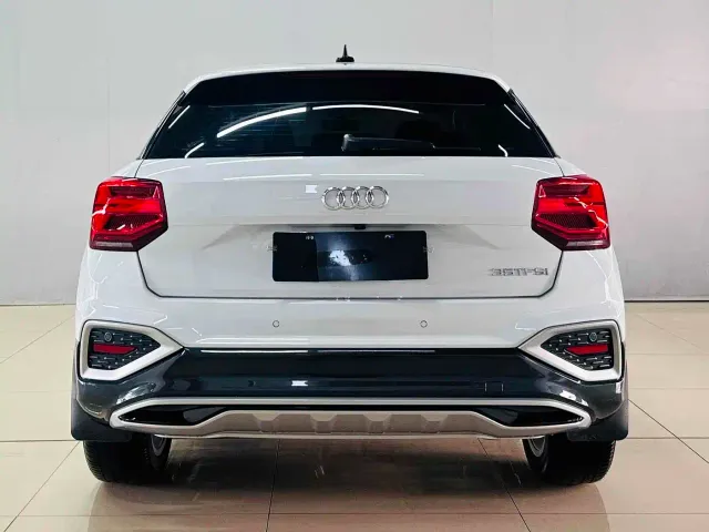 Audi Q2L — Фото автомобиля 3