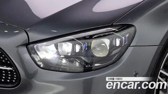 Mercedes-Benz E-Class — Фото автомобиля 18