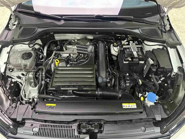 Volkswagen Golf — Фото автомобиля 21