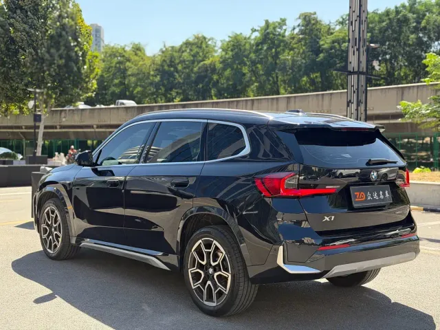 BMW X1 — Фото автомобиля 11