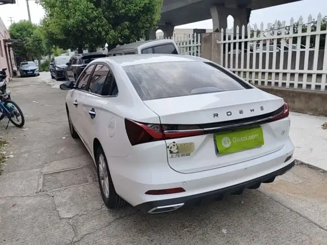 Roewe i5 — Фото автомобиля 4