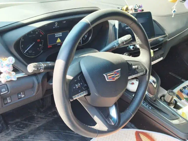 Cadillac CT4 — Фото автомобиля 6