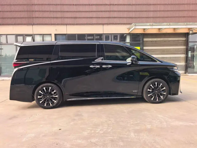 Toyota Vellfire — Фото автомобиля 4
