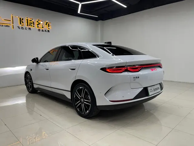 BYD Qin L — Фото автомобиля 16