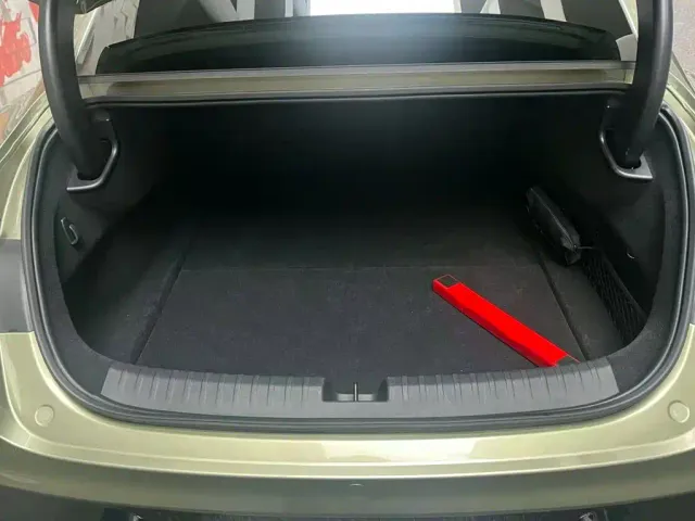 Xiaomi SU7 — Фото автомобиля 7