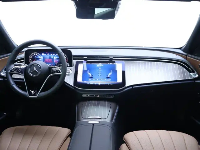 Mercedes-Benz E-Class — Фото автомобиля 13