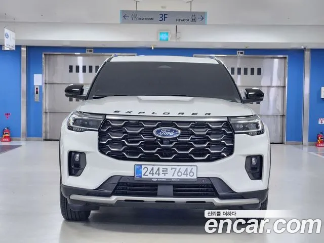 Ford Explorer 6th Gen — Фото автомобиля 3
