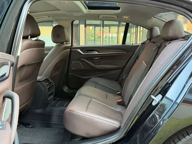 BMW 5 Series — Фото автомобиля 21