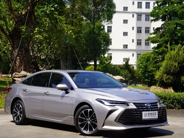 Toyota Avalon — Фото автомобиля 4